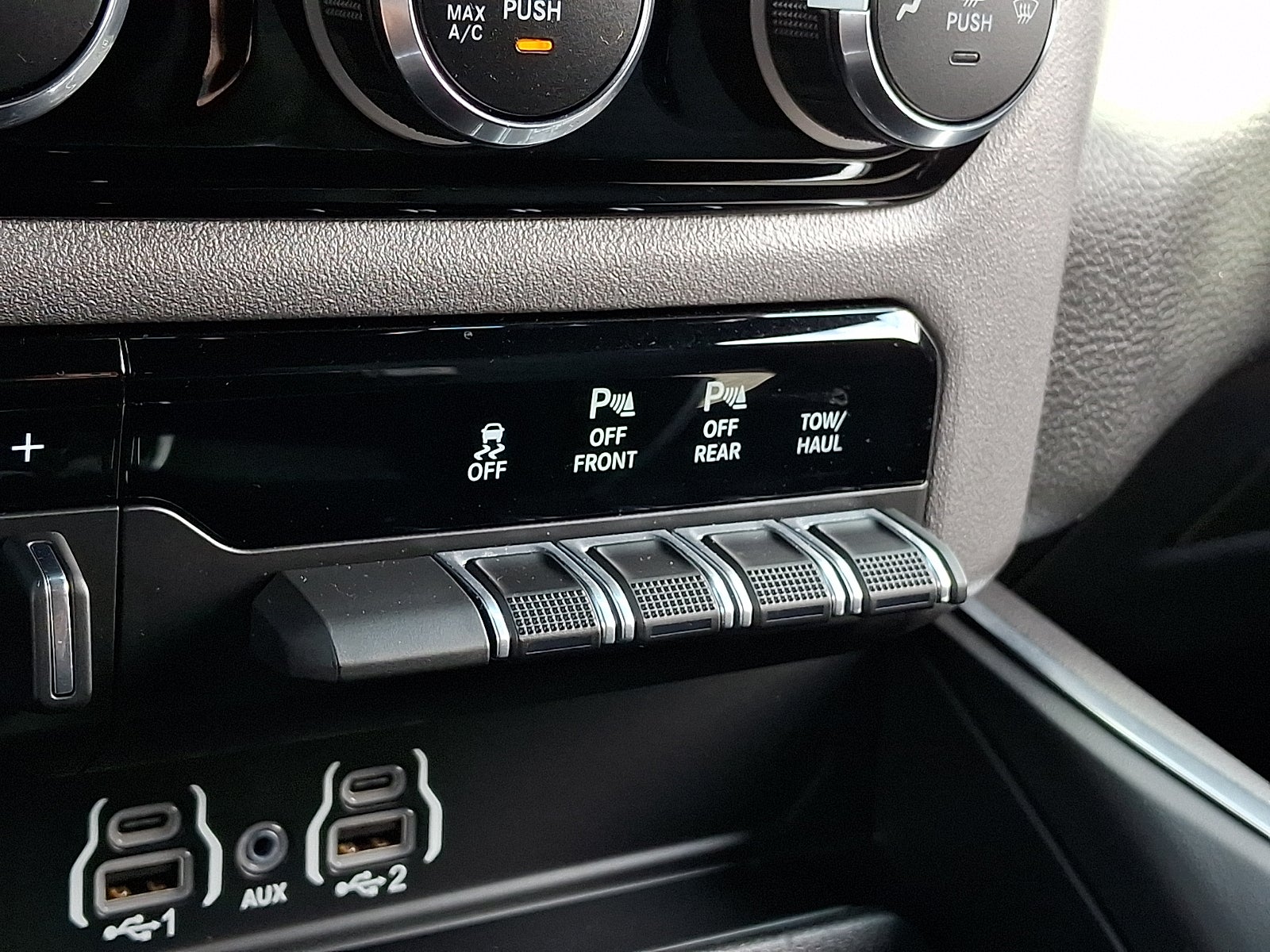 2025 RAM 1500 Lone Star Crew Cab 4x4 5'7" Box