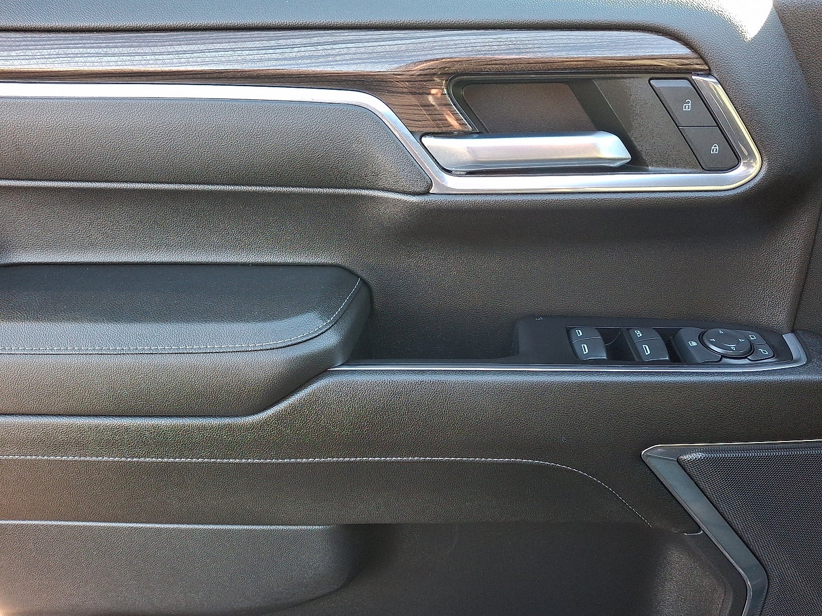 2023 Chevrolet Silverado 1500 4WD Crew Cab Standard Bed LT