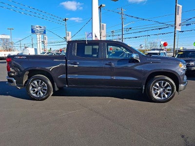 2023 Chevrolet Silverado 1500 4WD Crew Cab Standard Bed LT