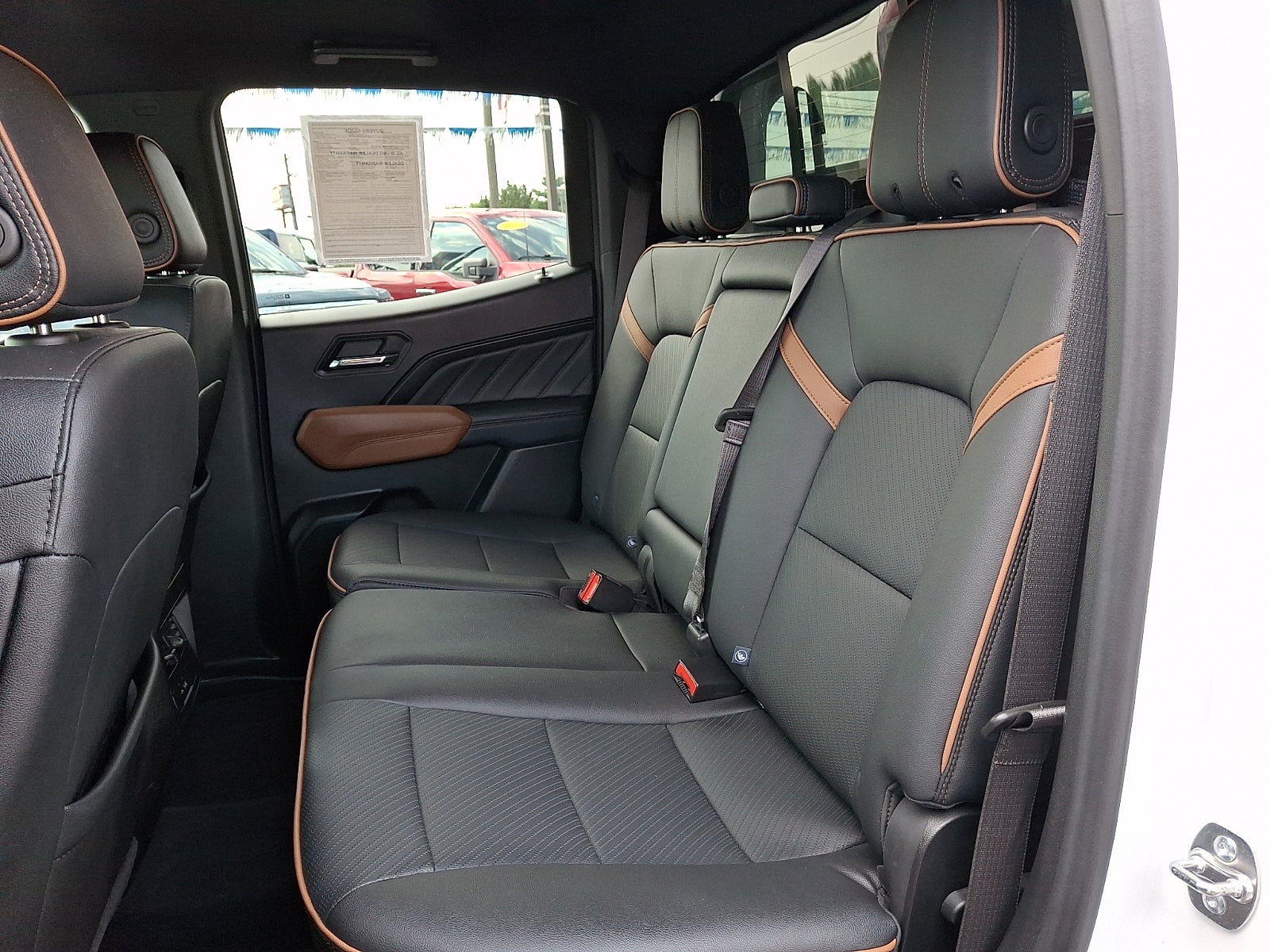 2025 GMC Canyon 4WD AT4