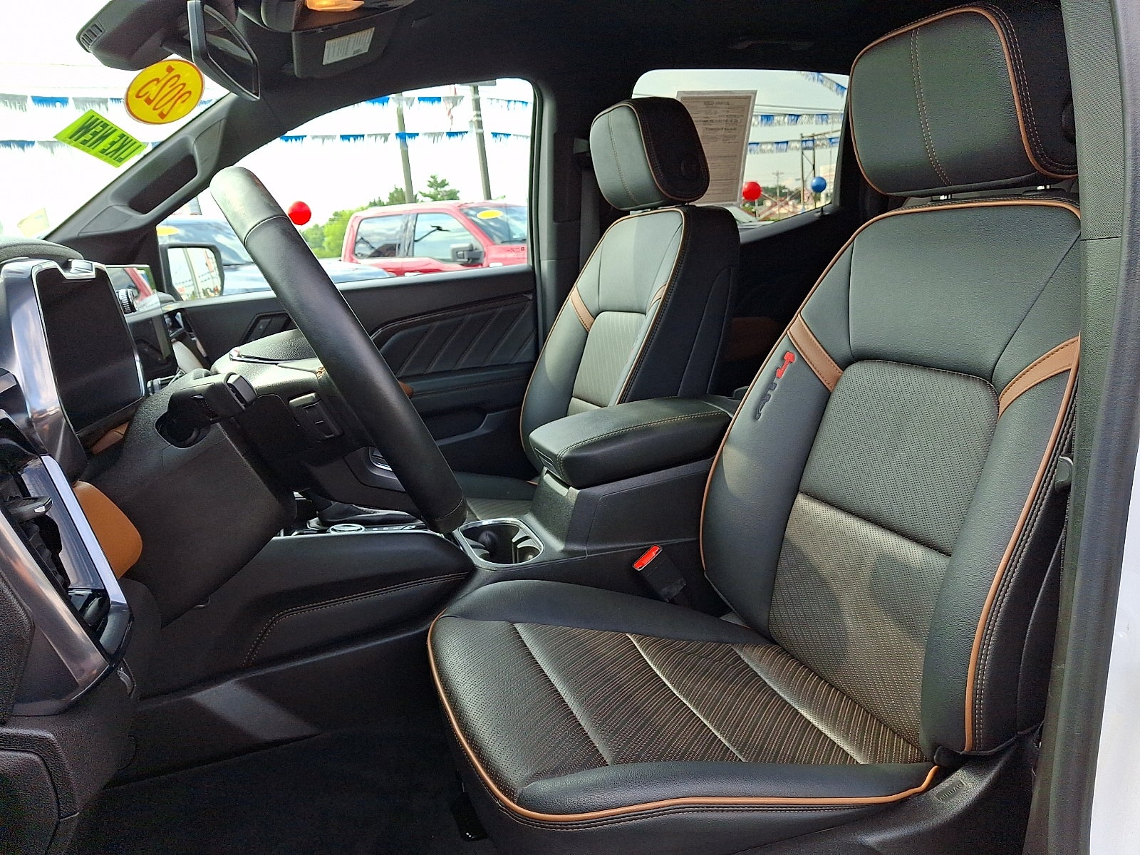 2025 GMC Canyon 4WD AT4