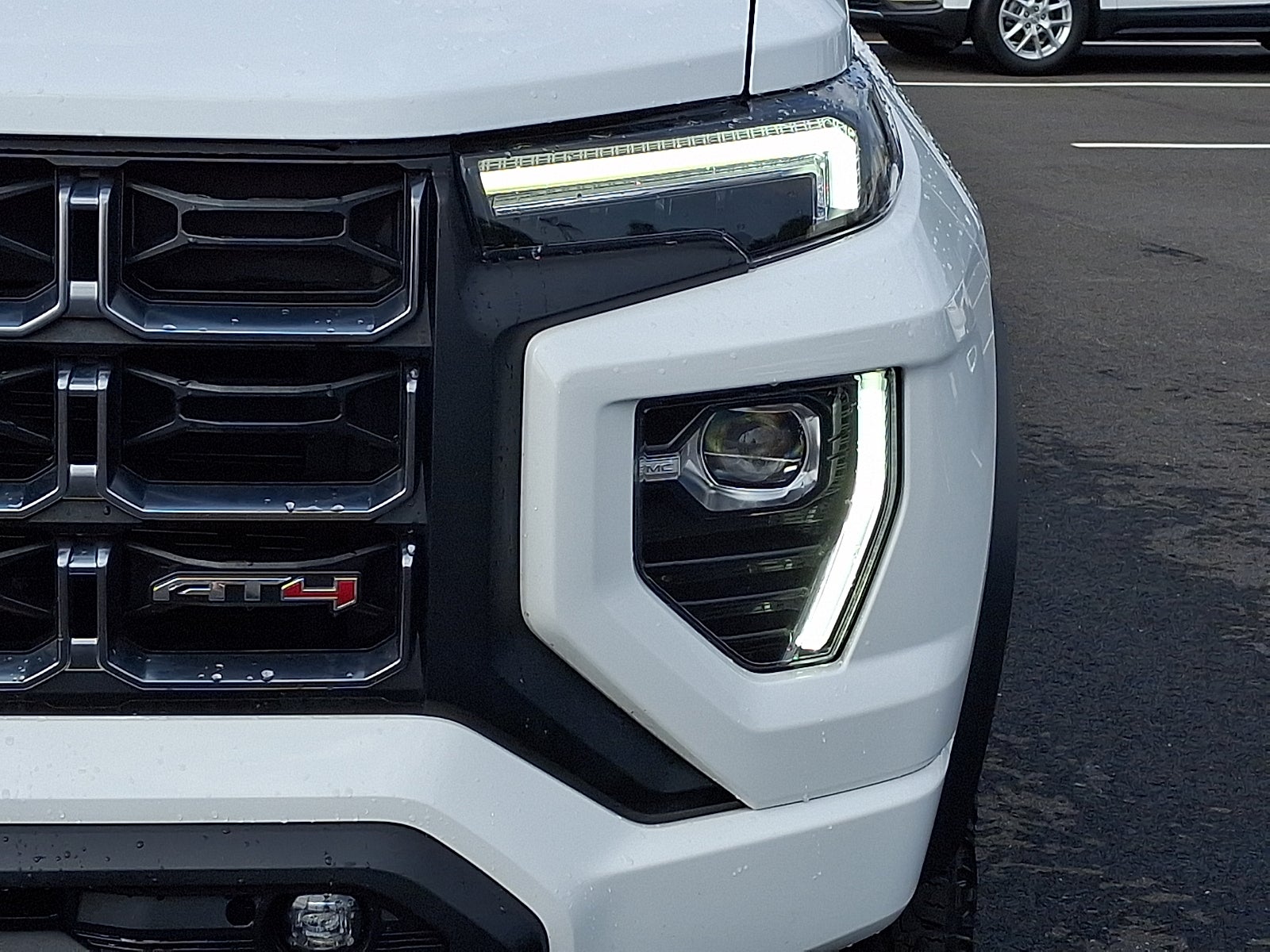2025 GMC Canyon 4WD AT4