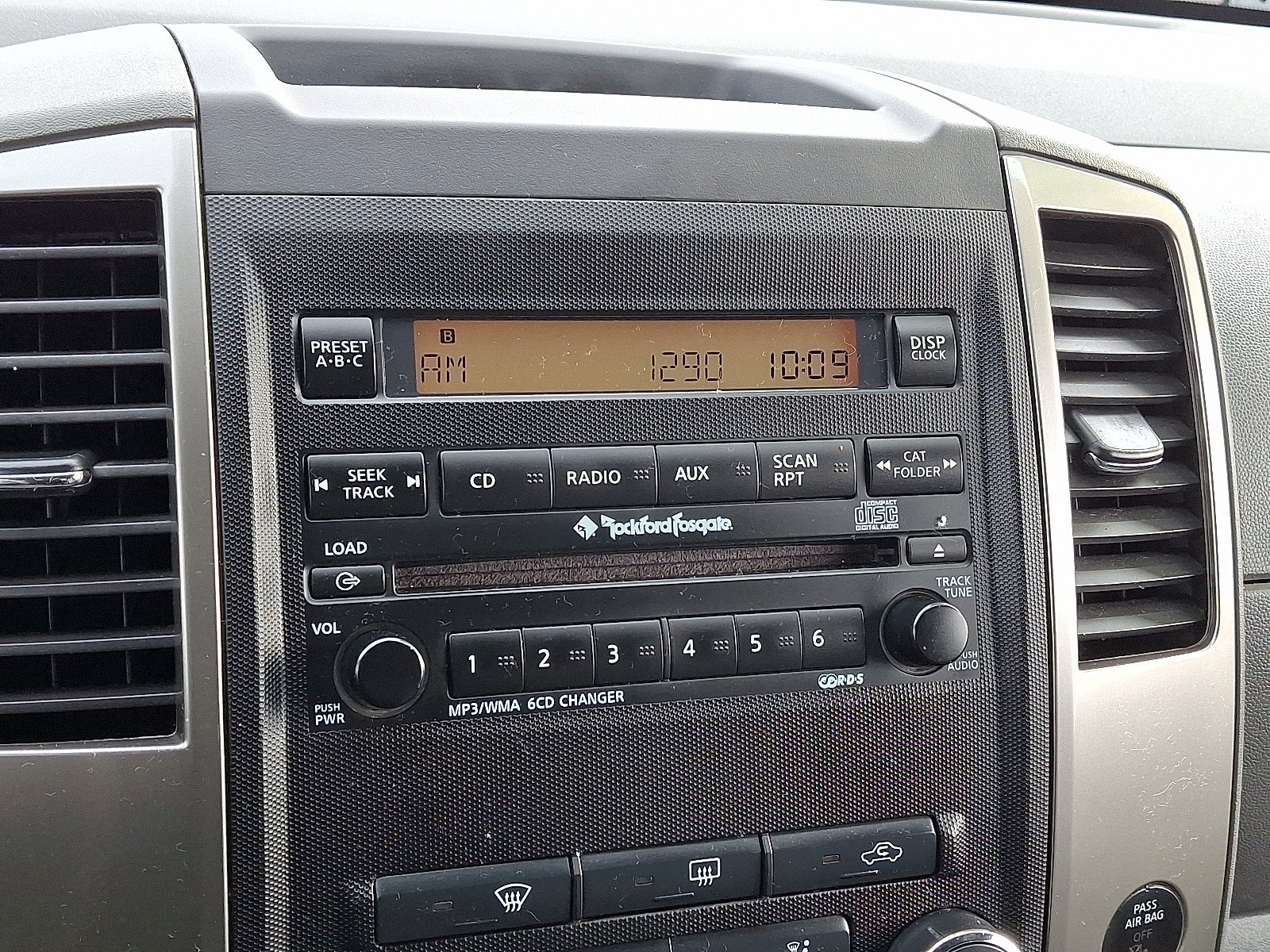 2011 Nissan Frontier SL