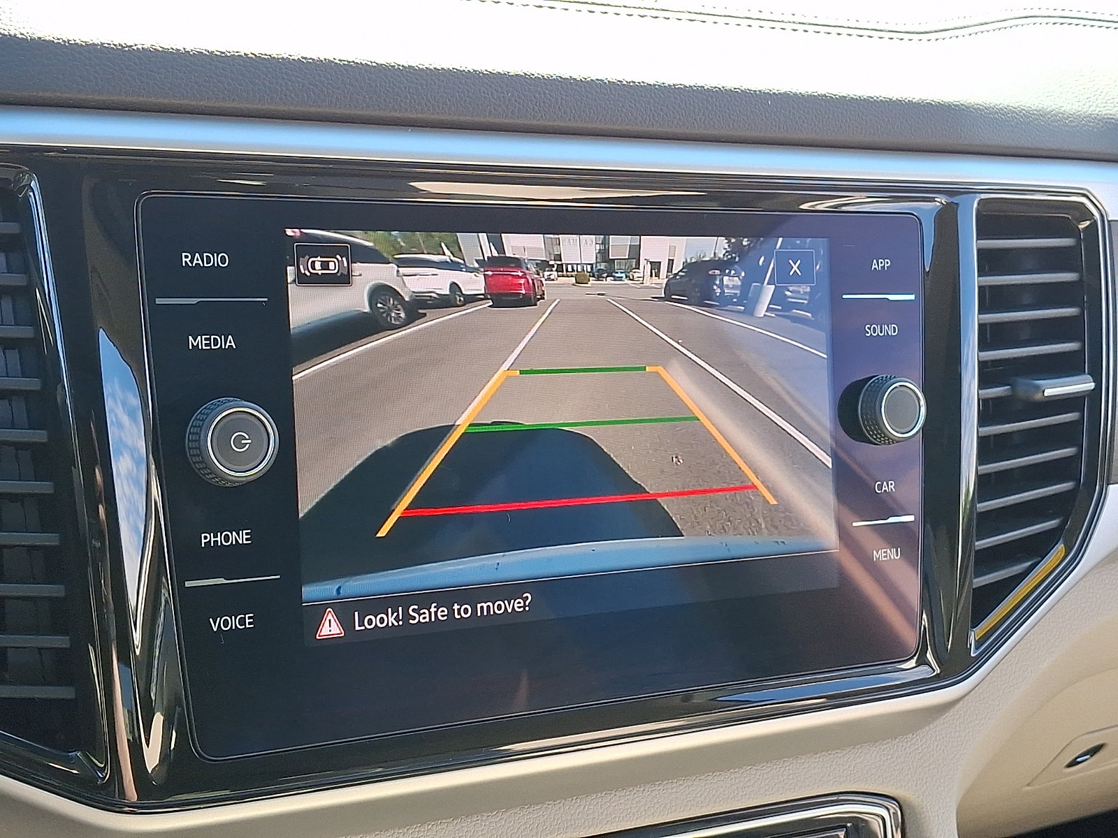 2022 Volkswagen Atlas 2.0T SE w/Technology