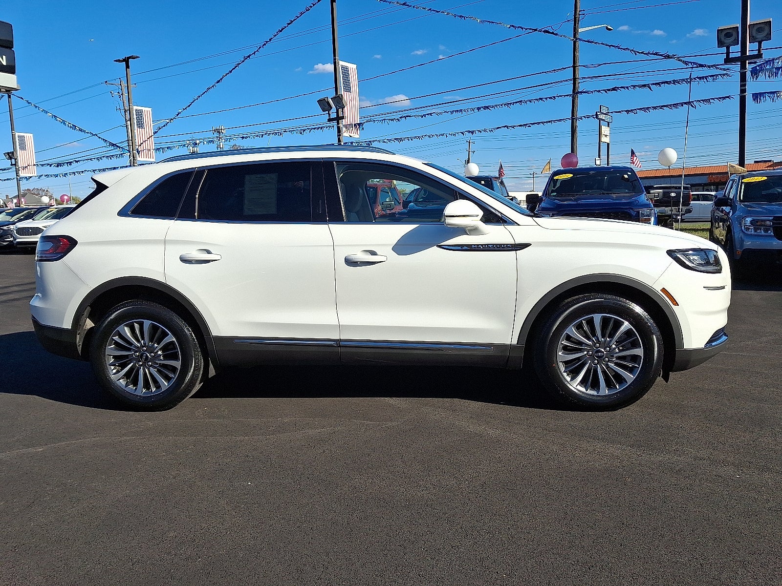 2022 Lincoln Nautilus Standard