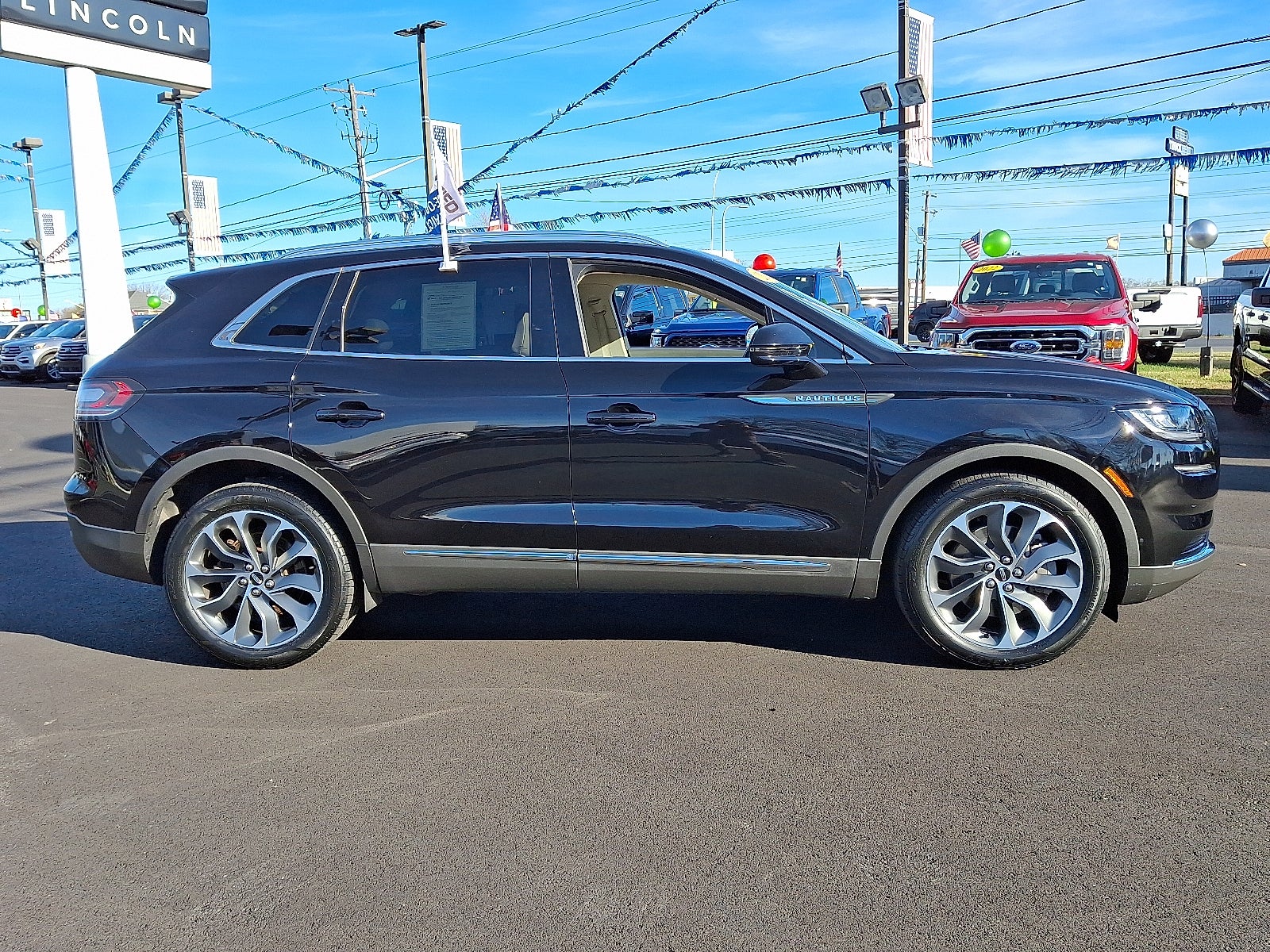 2022 Lincoln Nautilus Reserve