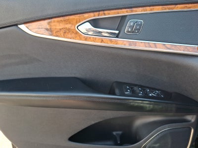 2019 Lincoln Nautilus Select