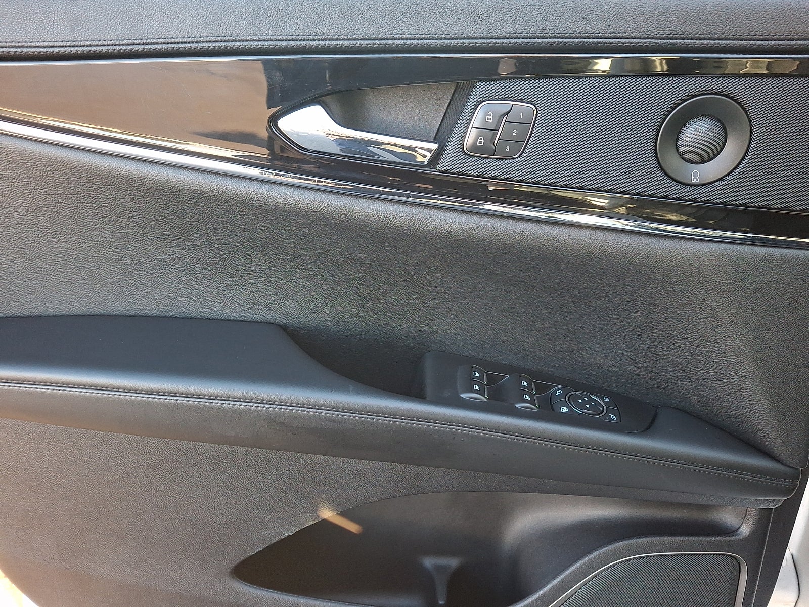 2021 Lincoln Nautilus Reserve