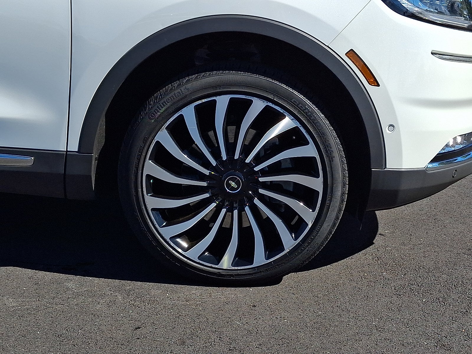 2023 Lincoln Nautilus Black Label