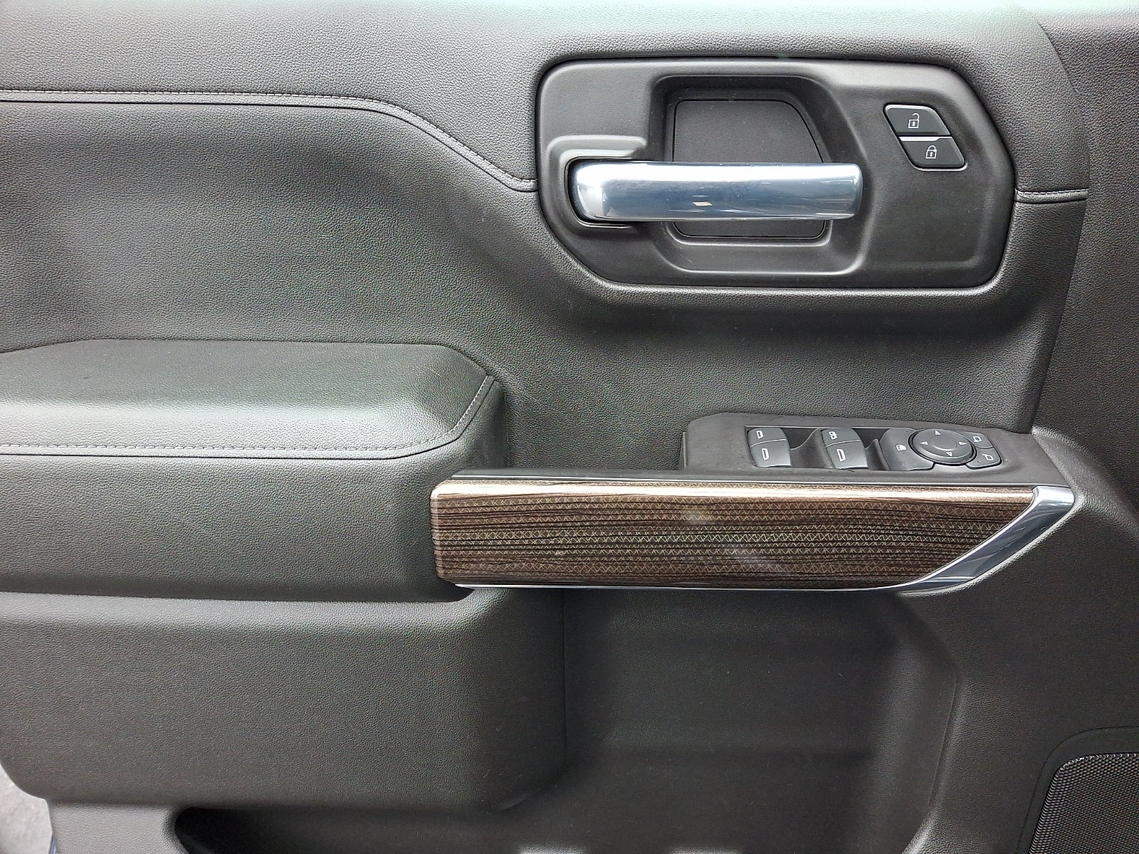 2020 Chevrolet Silverado 1500 2WD Crew Cab Short Bed LT