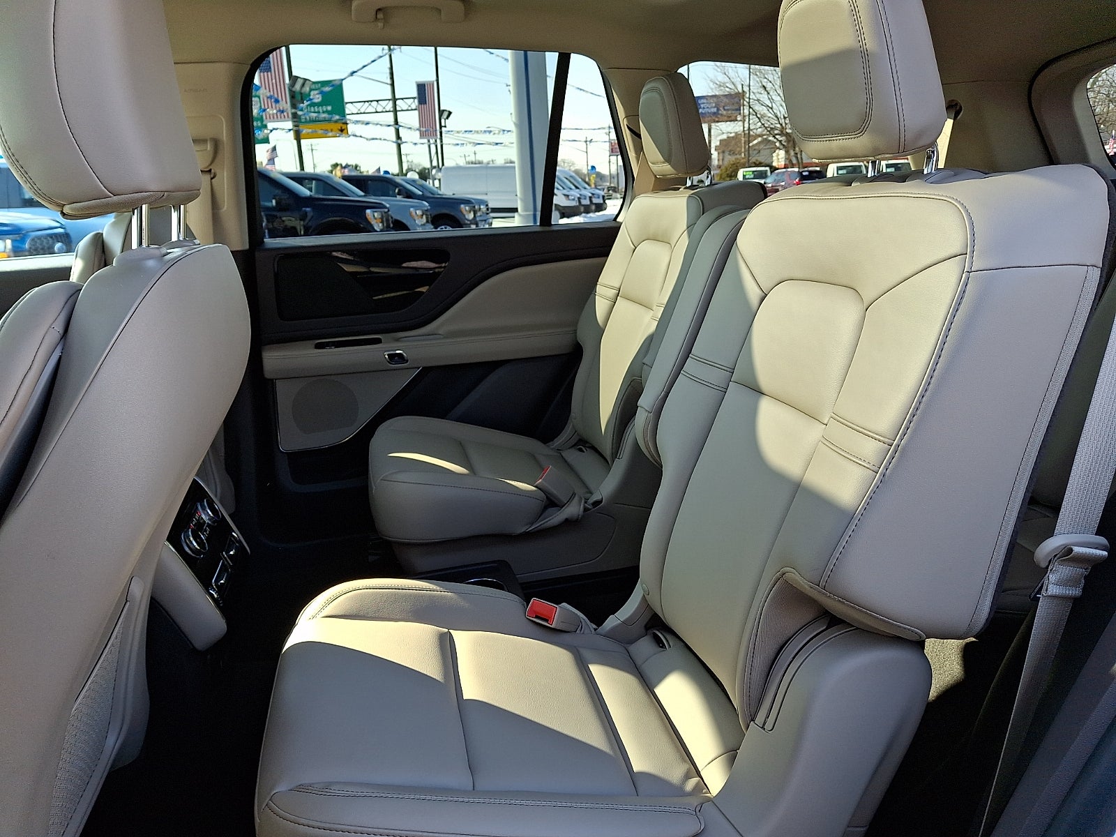 2022 Lincoln Aviator Standard