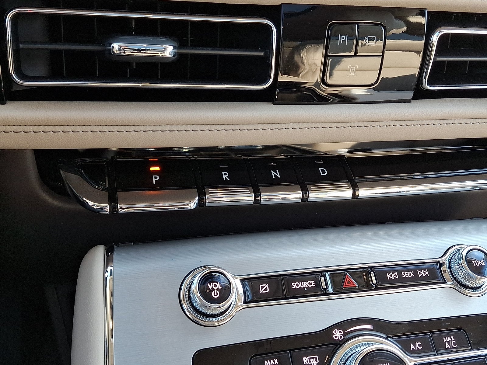 2022 Lincoln Aviator Standard