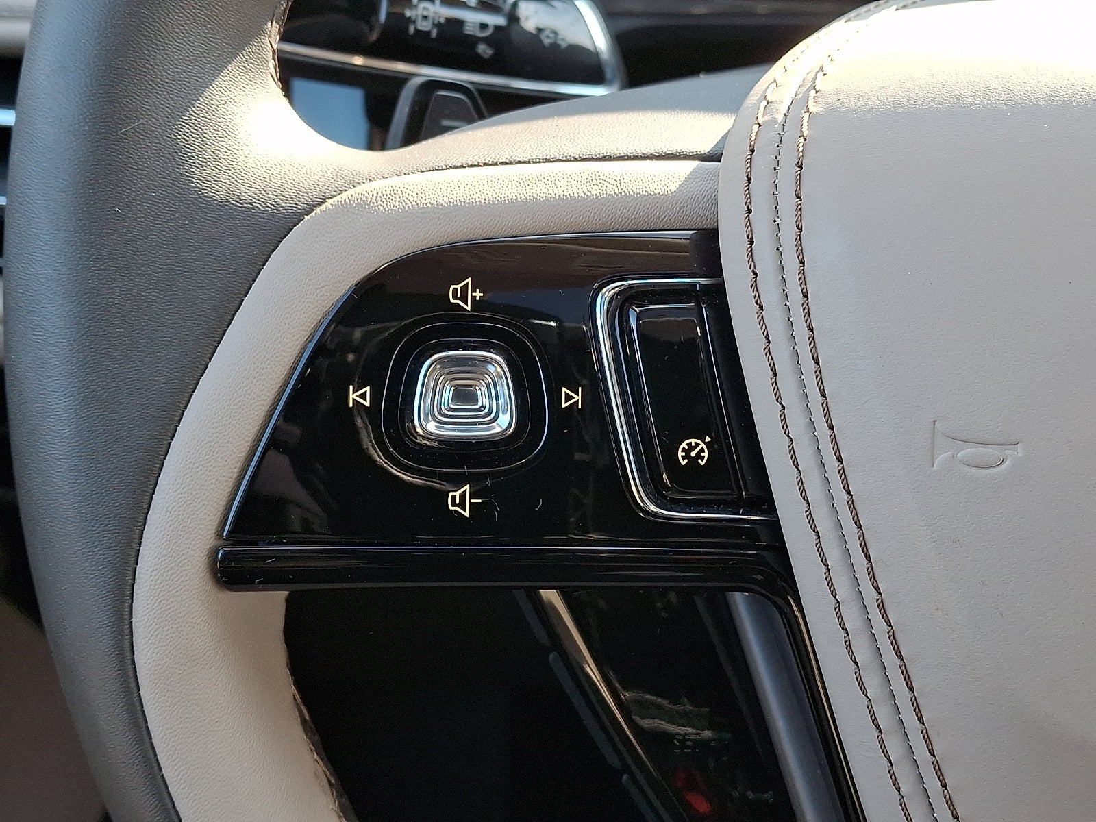 2022 Lincoln Aviator Standard