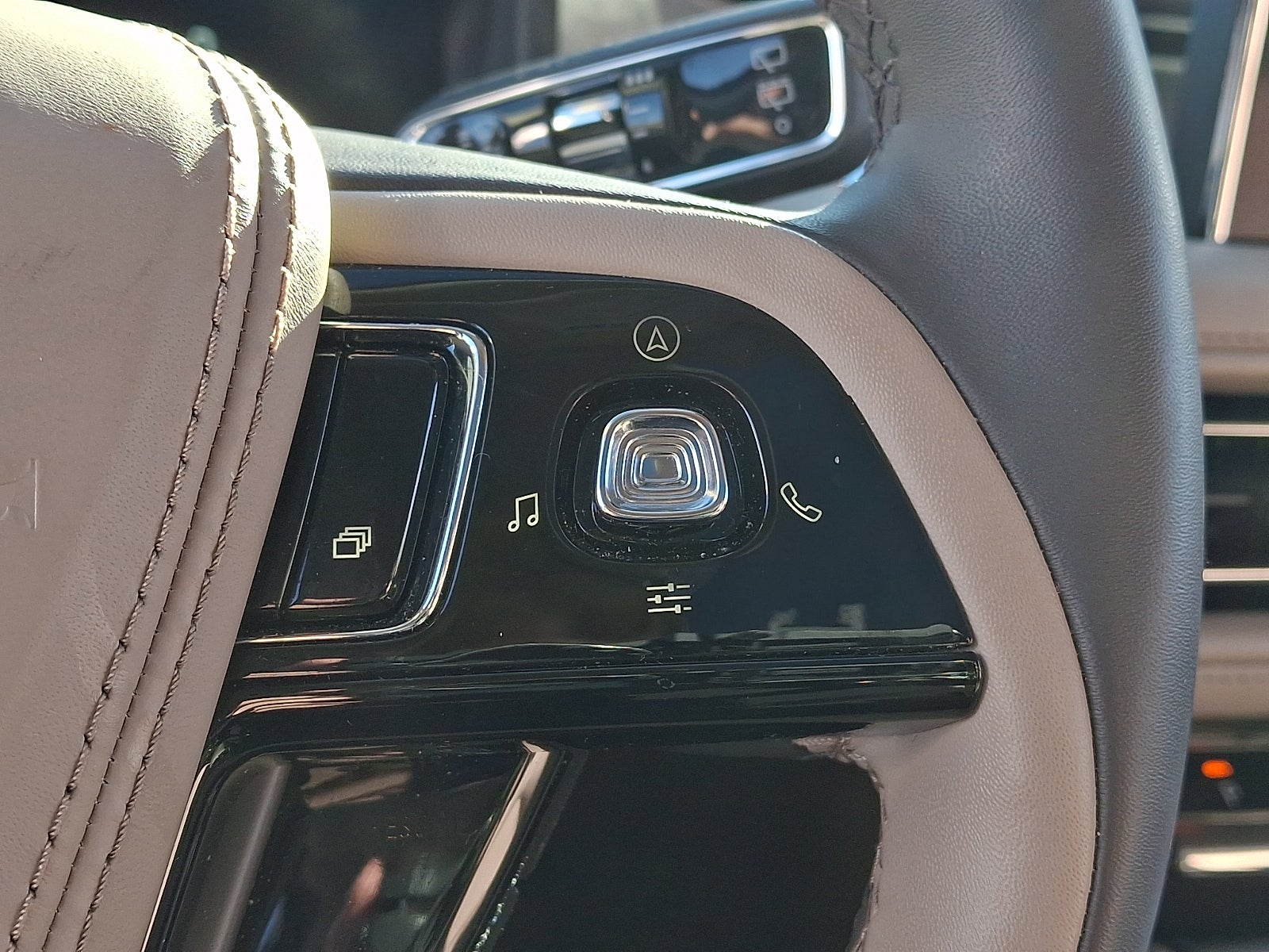 2023 Lincoln Aviator Standard
