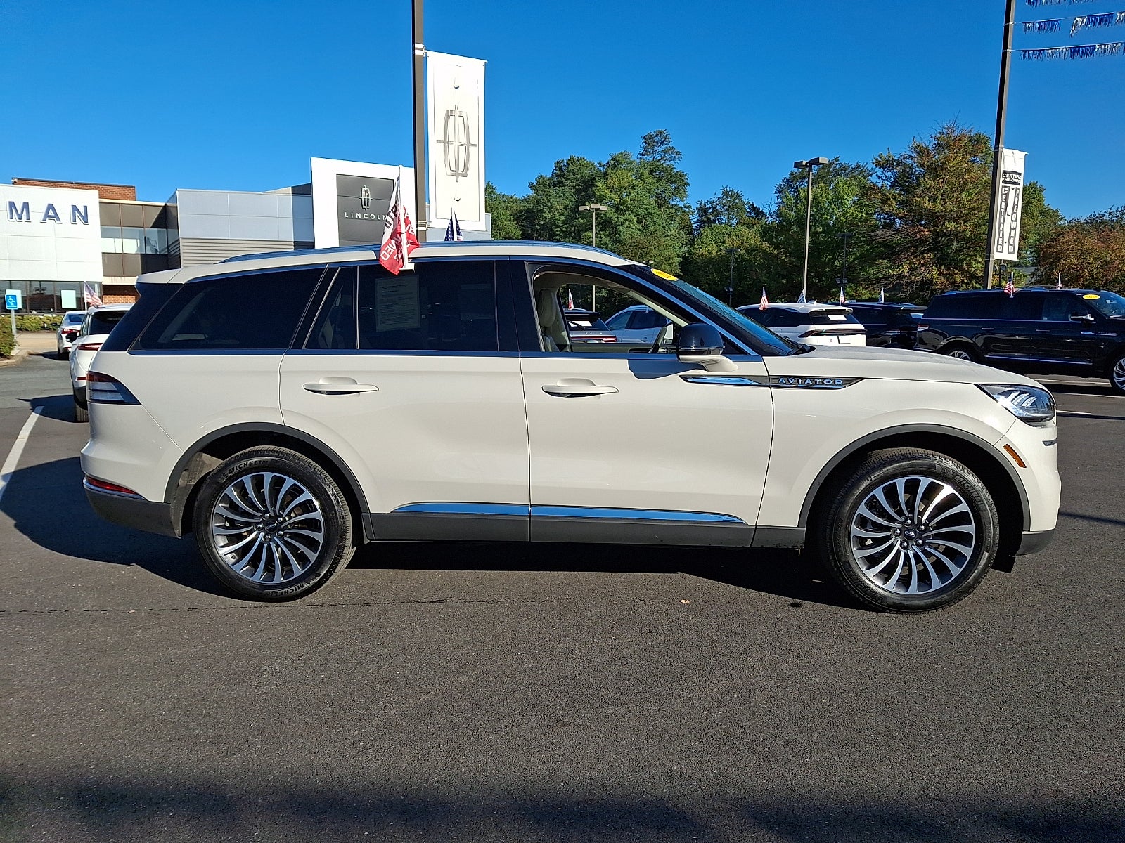 2023 Lincoln Aviator Standard
