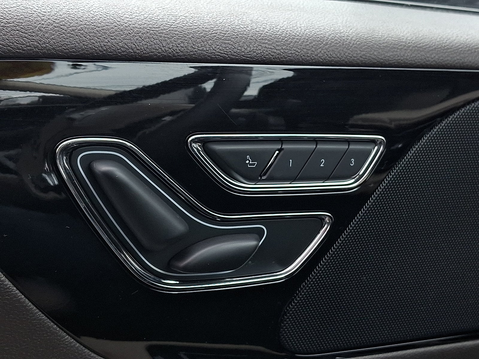 2022 Lincoln Aviator Standard