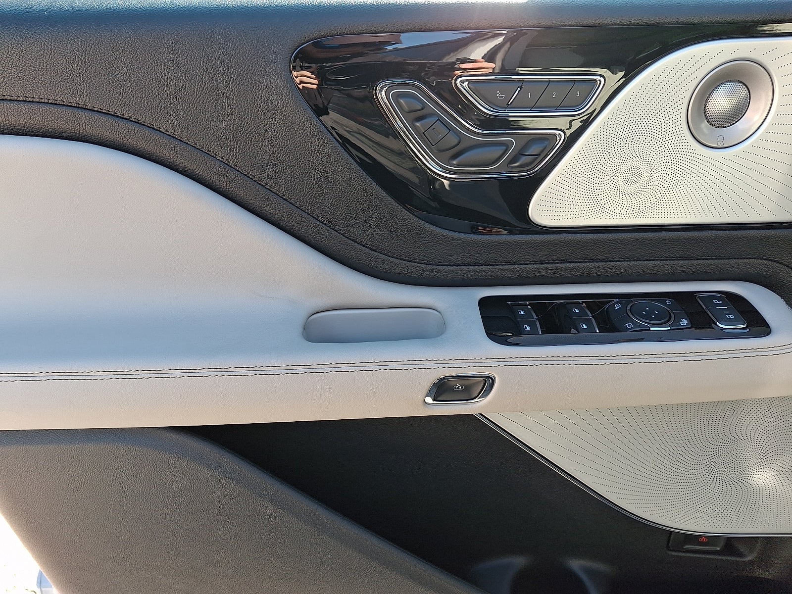 2027 Lincoln Aviator Reserve