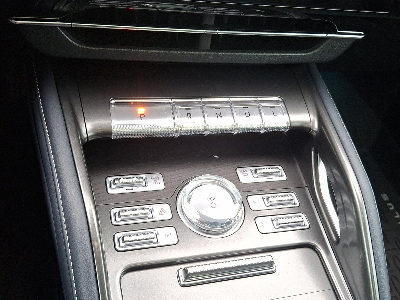 2025 Lincoln Nautilus Reserve