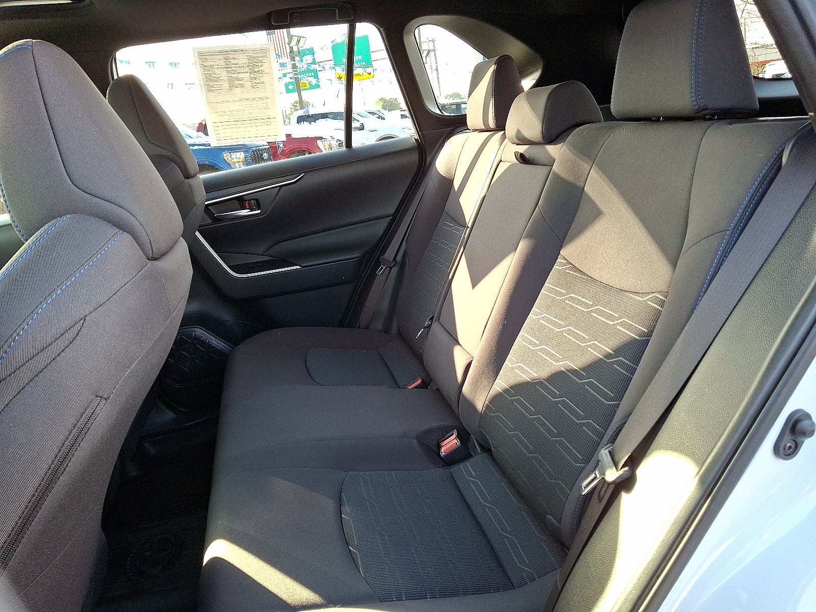 2023 Toyota RAV4 Hybrid SE