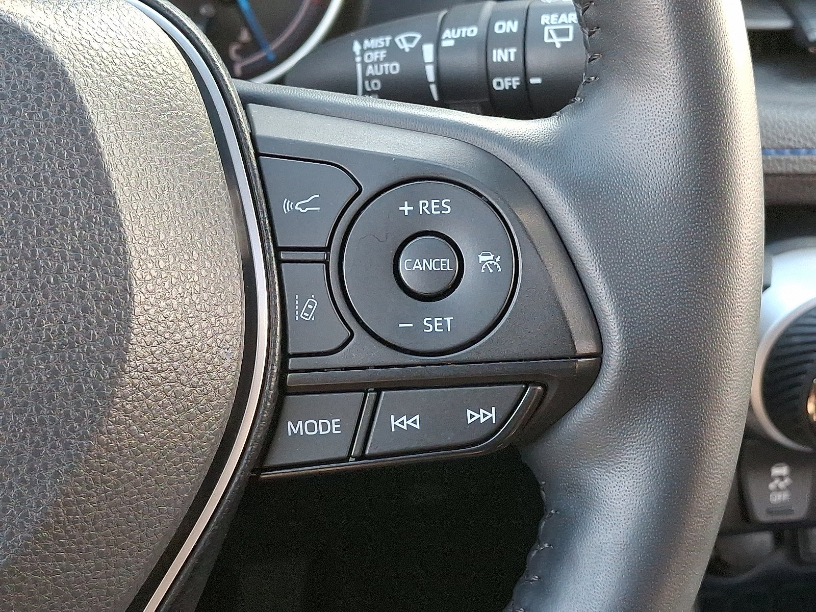 2023 Toyota RAV4 Hybrid SE