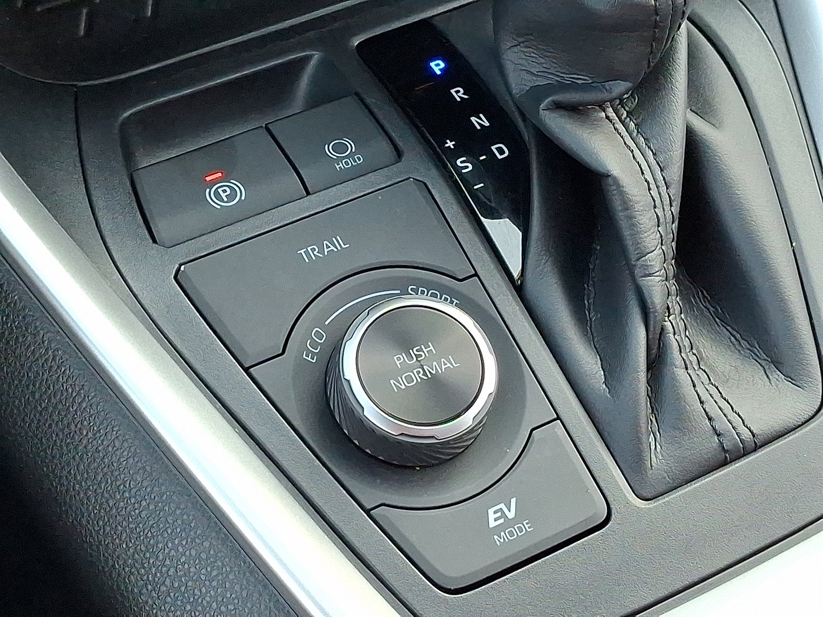 2023 Toyota RAV4 Hybrid SE