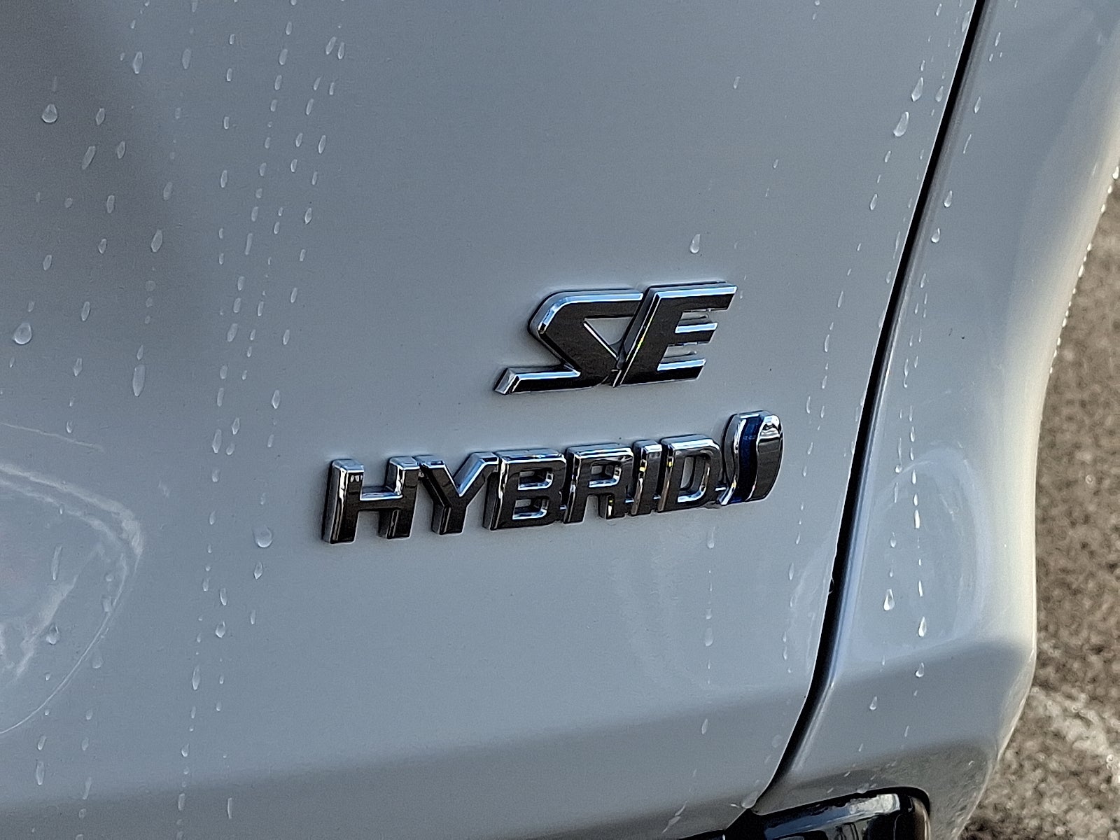 2023 Toyota RAV4 Hybrid SE