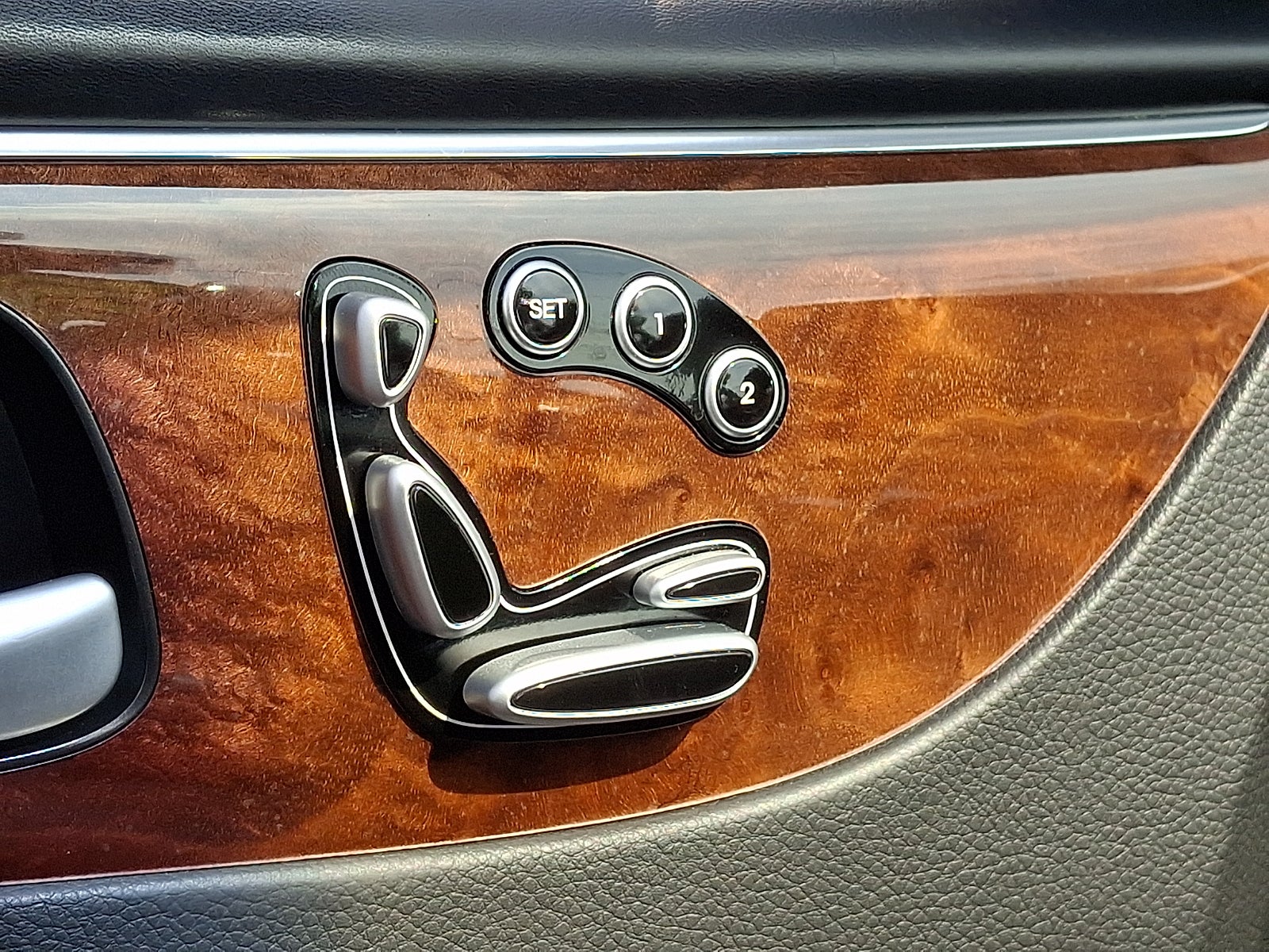 2013 Hyundai Equus Signature