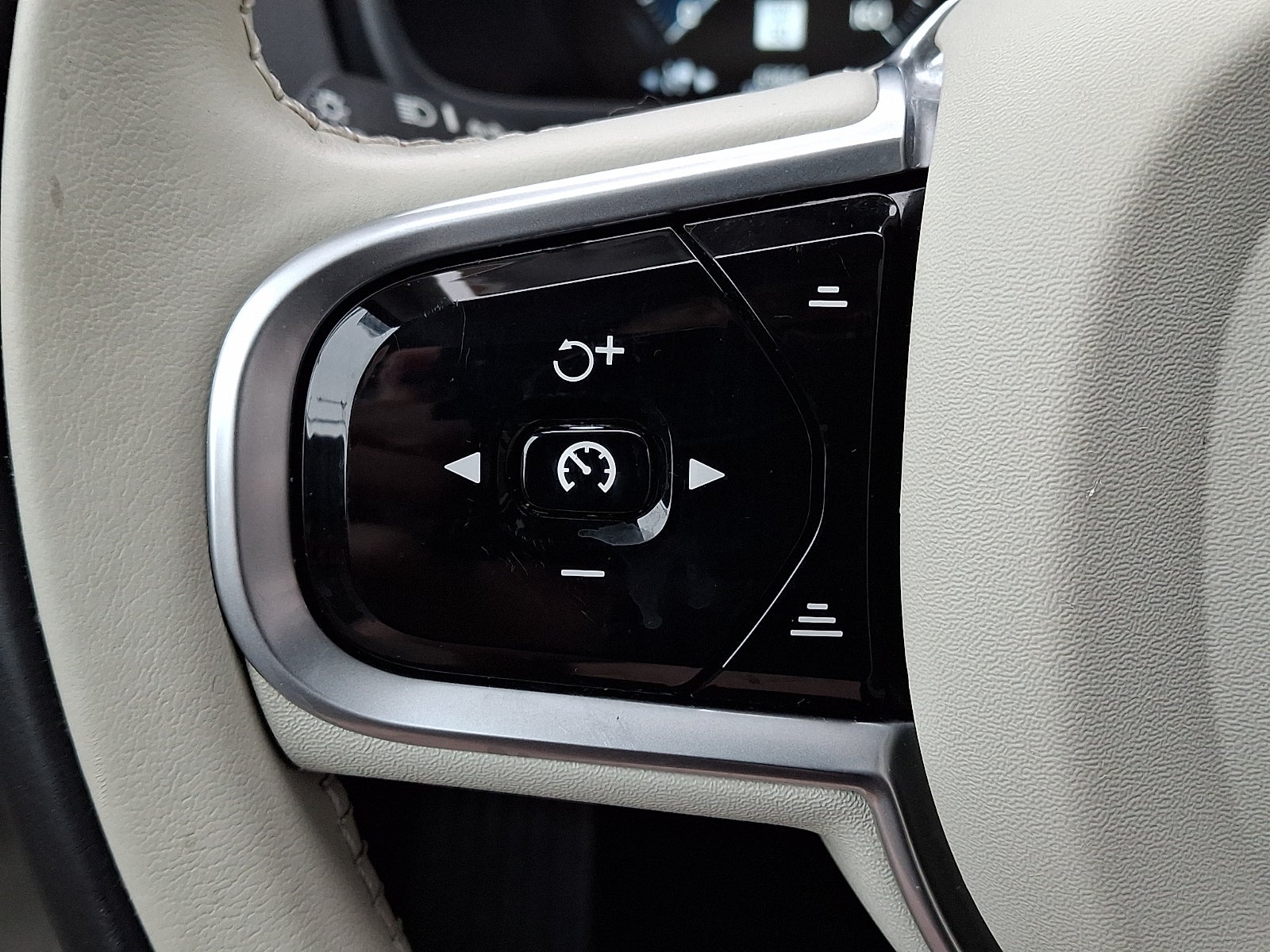 2019 Volvo XC90 T6 Inscription