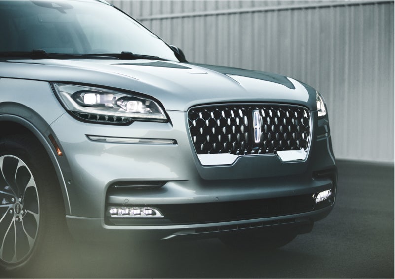 The available adaptive pixel LED headlamps of the 2023 Lincoln Aviator® SUV activated | Carman Lincoln in New Castle DE