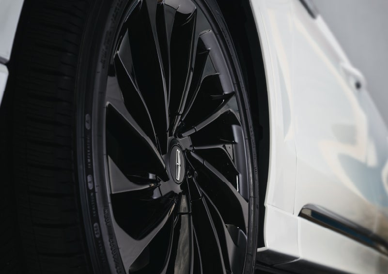 The wheel of the available Jet Appearance package is shown | Carman Lincoln in New Castle DE