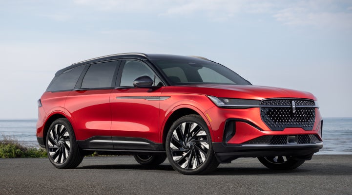 A 2024 Lincoln Nautilus® Reserve model is shown with the stylish available Jet Appearance Package. | Carman Lincoln in New Castle DE