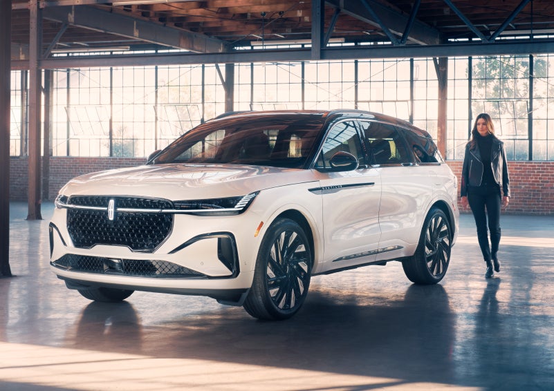 A person approaches a 2024 Lincoln Nautilus® SUV. | Carman Lincoln in New Castle DE