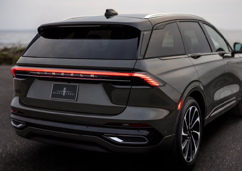 The rear of a 2024 Lincoln Black Label Nautilus® SUV displays full LED rear lighting. | Carman Lincoln in New Castle DE