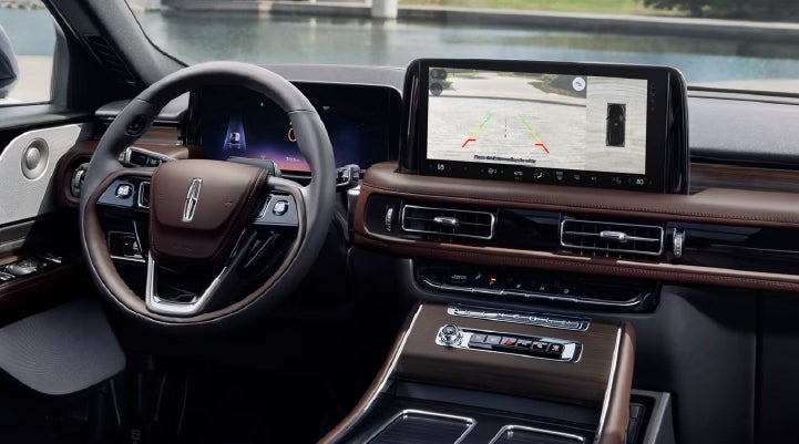 The backup camera of the 2027 Lincoln Aviator® SUV is displayed on screen. | Carman Lincoln in New Castle DE